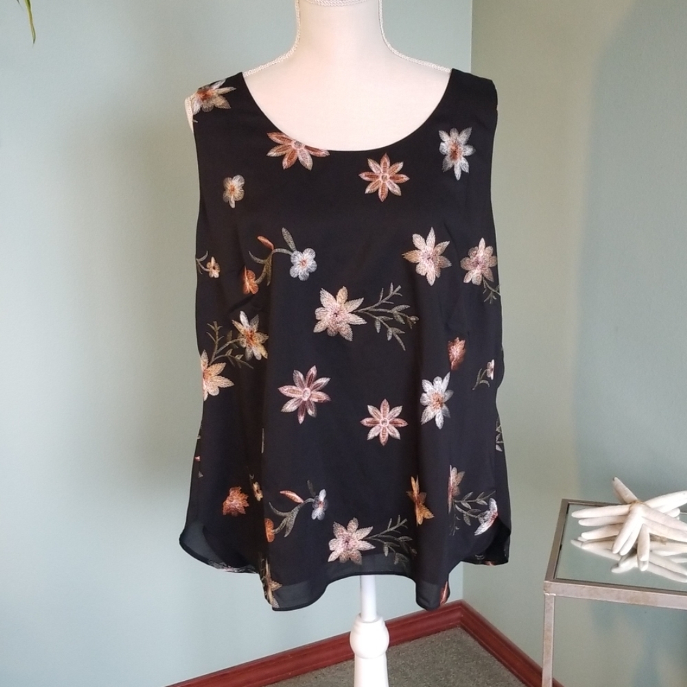 Chico's Flower Tank